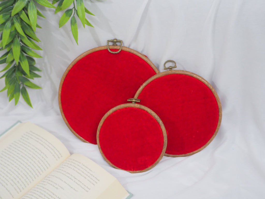 Red Velvet Enamel Pin Hoop Display