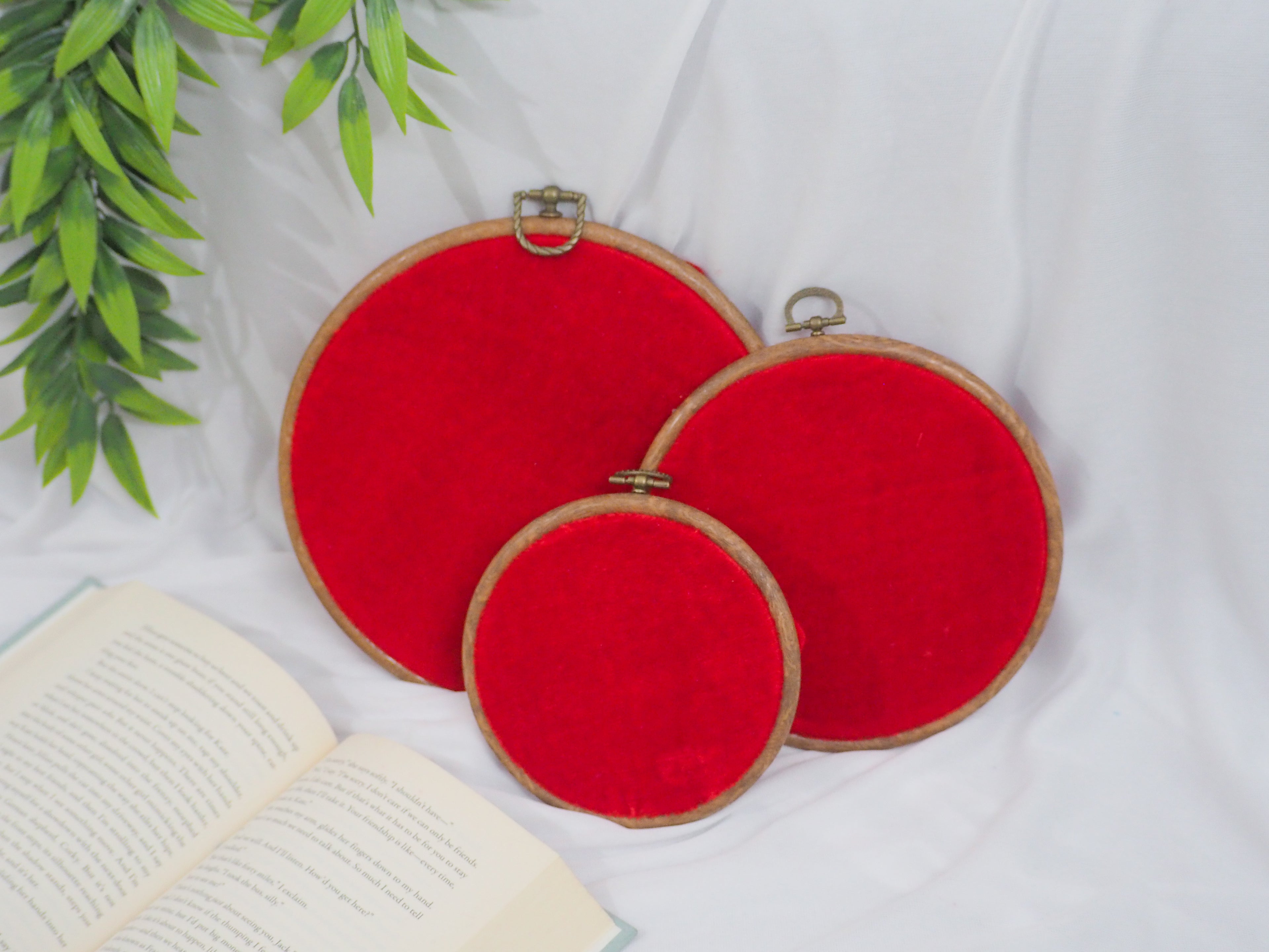 Red Velvet Enamel Pin Hoop Display