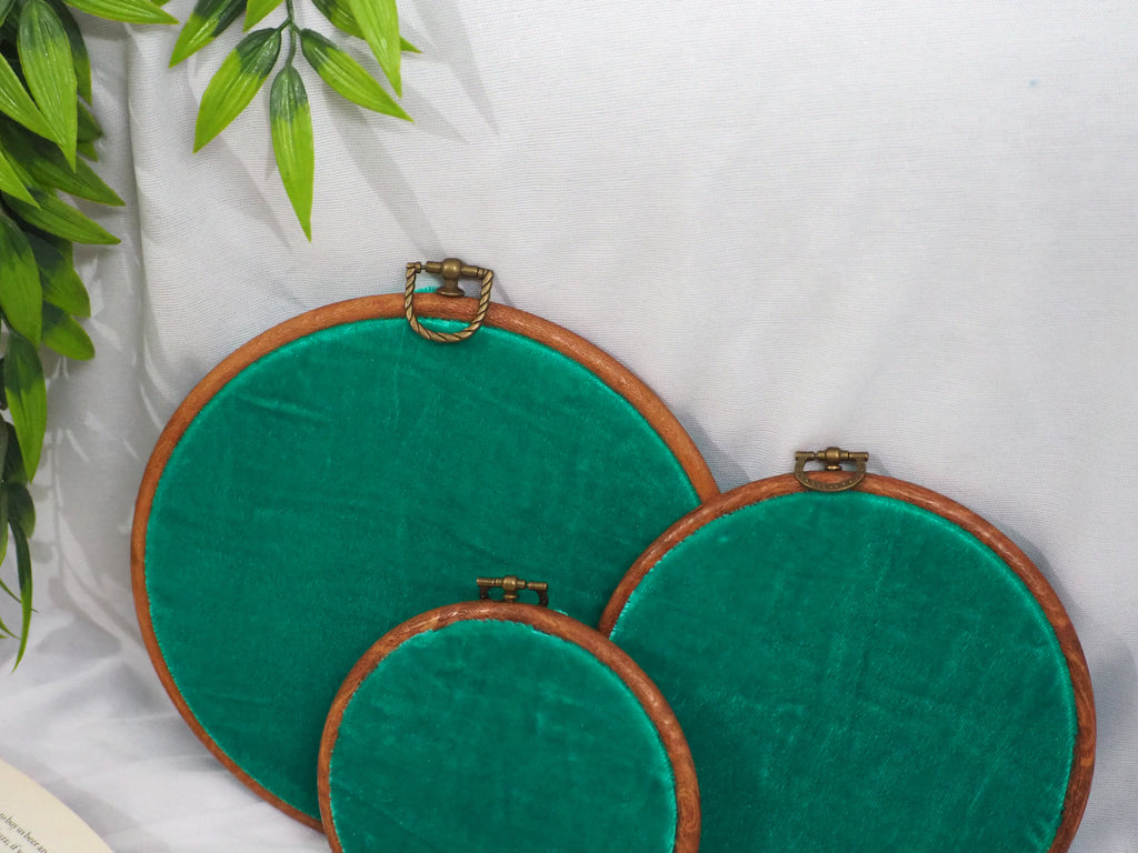 Emerald Green Velvet Enamel Pin Hoop Display