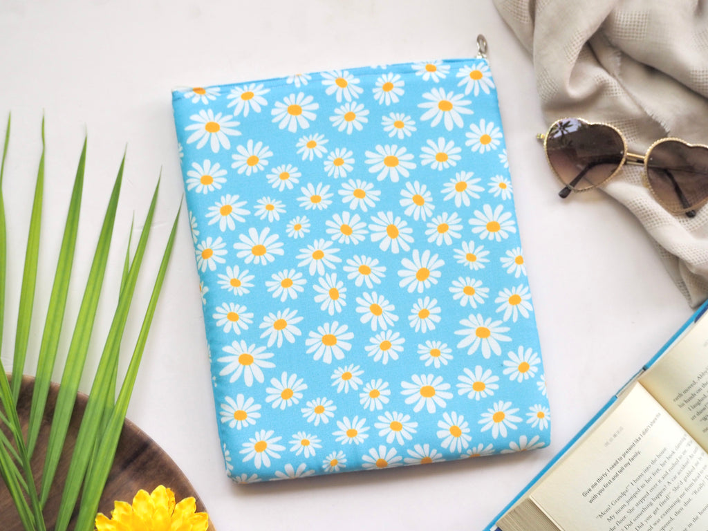 Daisy Book Sleeve
