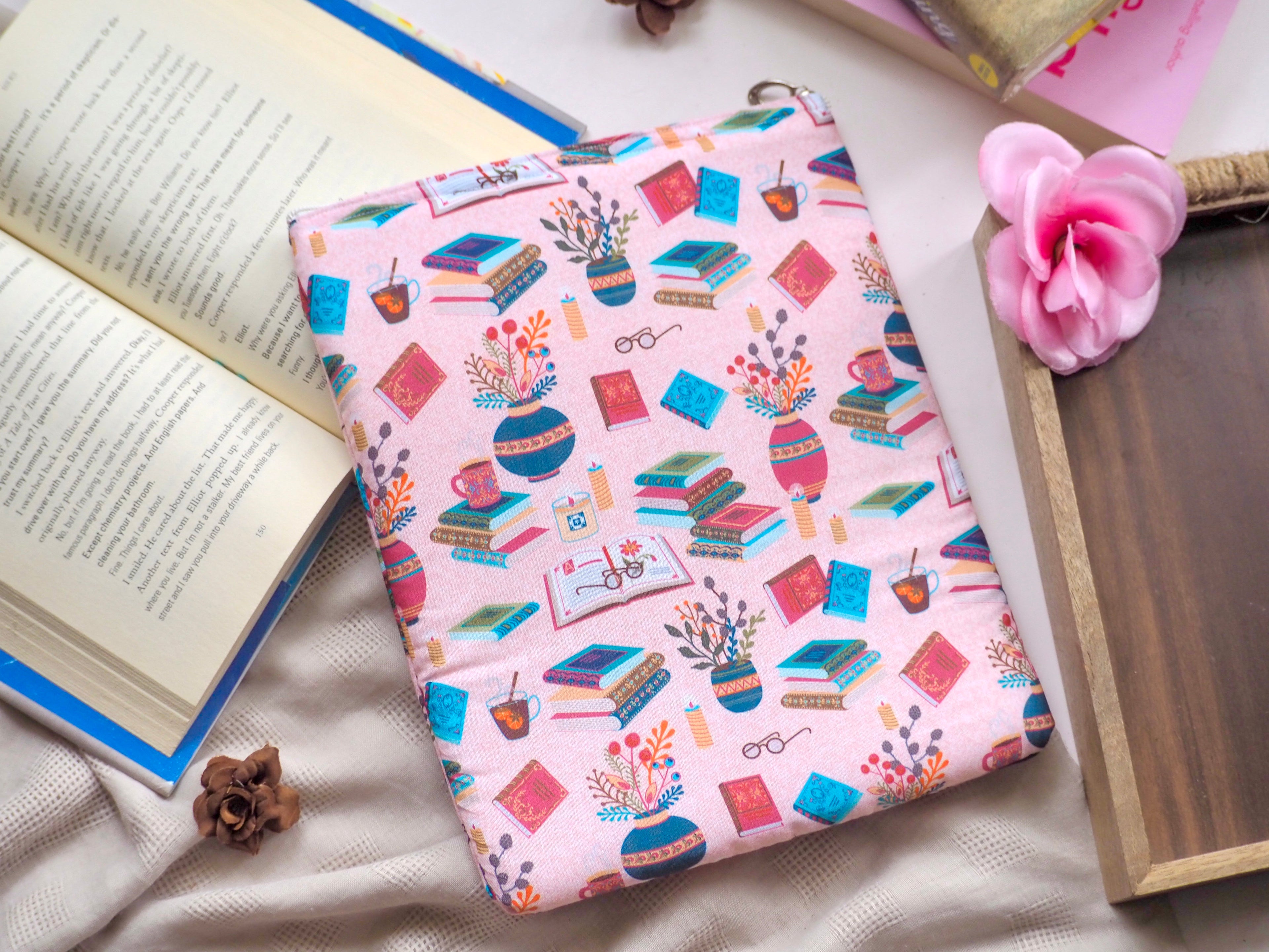 Cosy Reads Book Sleeve