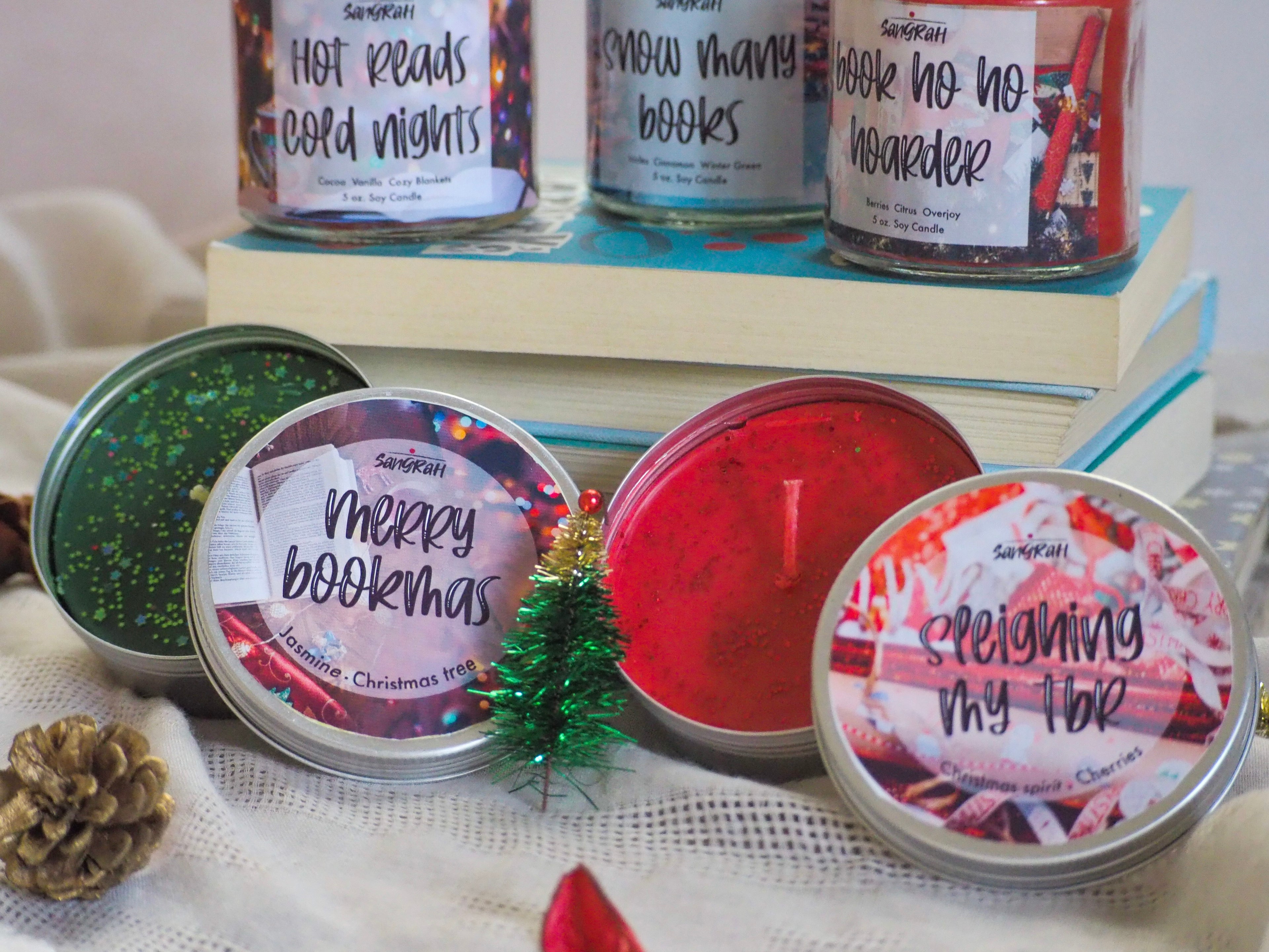 Merry Bookmas Tin Candle